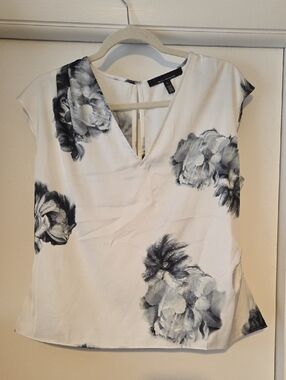 White House Black Market White V-Neck Floral Cap Sleeve Top